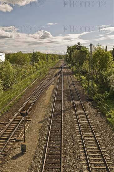 Railway tracks and switches of the S-Bahn and Bundesbahn