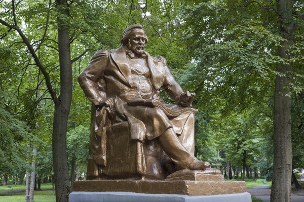 Monument to Mikhail Ivanovich Glinka
