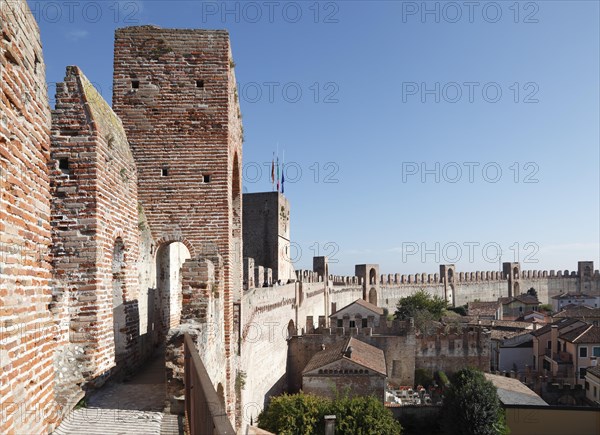 Parapet walk and city wall