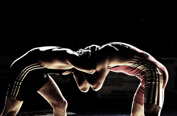 Two wrestlers in a duel