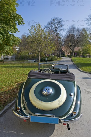 Vintage BMW 327-28