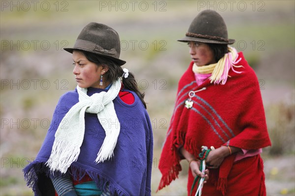 Girls with traditional felt hats