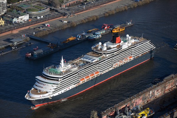 Cruise ship Queen Victoria on the Elbe