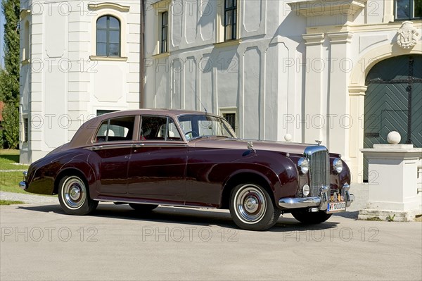 Bentley S1