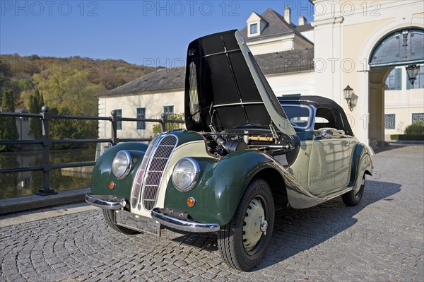 Vintage BMW 327-28