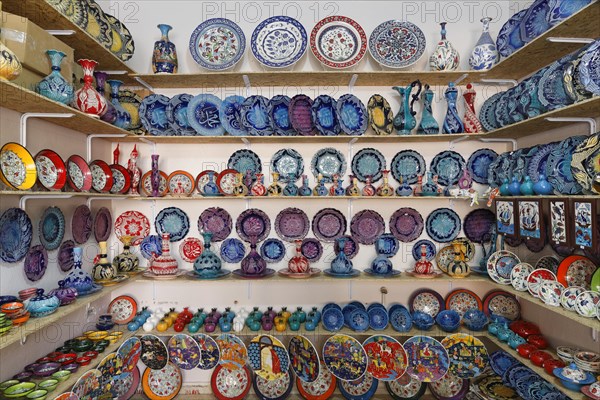 Iznik pottery