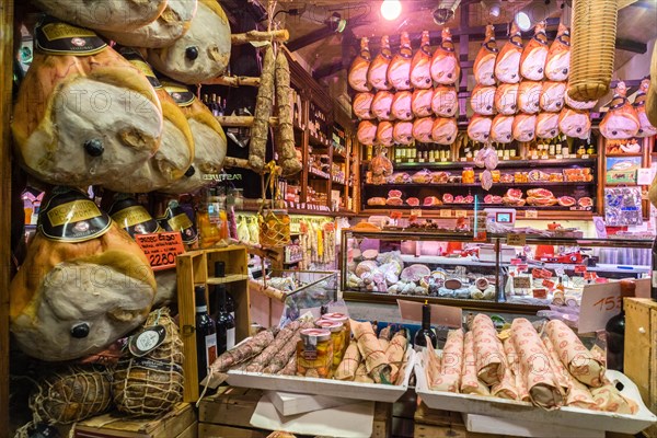 Shop window Prosciutteria