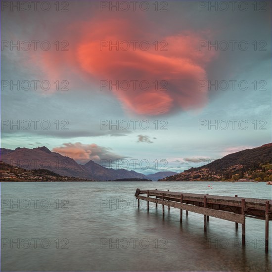 Spectacular lenticular cloud