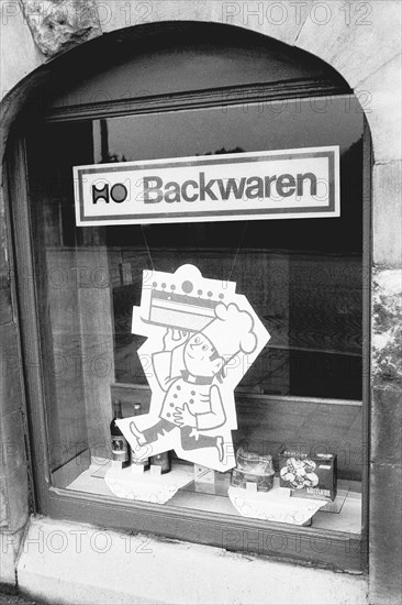 Shop window of a shop for bread and bakery products