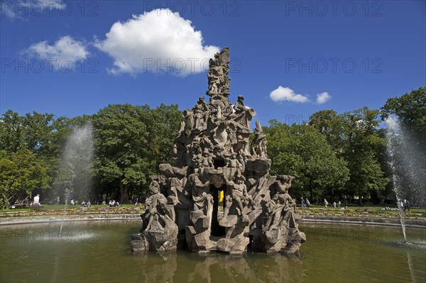 Huguenot fountain