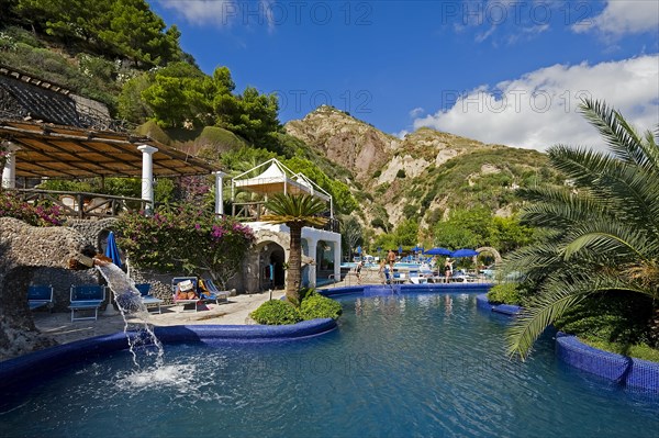 Aphrodite-Apollon thermal bath