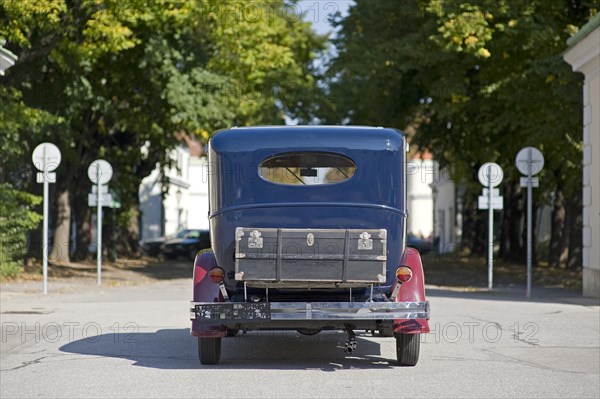 Vintage Plymouth Model U