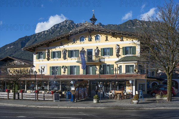 Atlas Posthotel in Marienplatz square