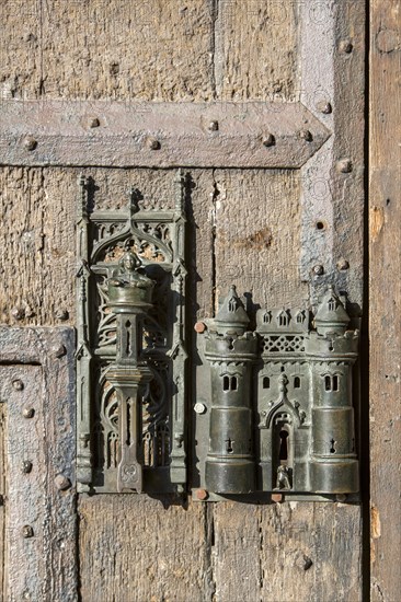Door handle on the entrance to City Hall