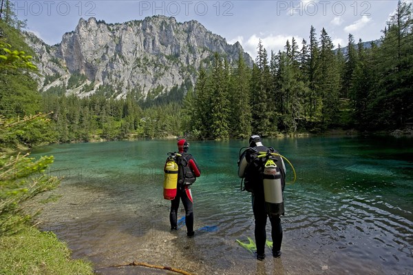 Divers at Gruner See or Green Lake