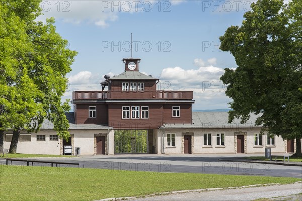 Gate building with watchtower