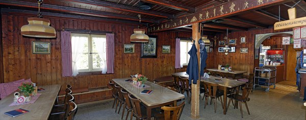 Dining room of the Hollentalanger Hut