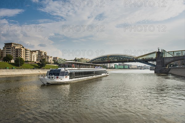 Cruise vessel on the Moskva River