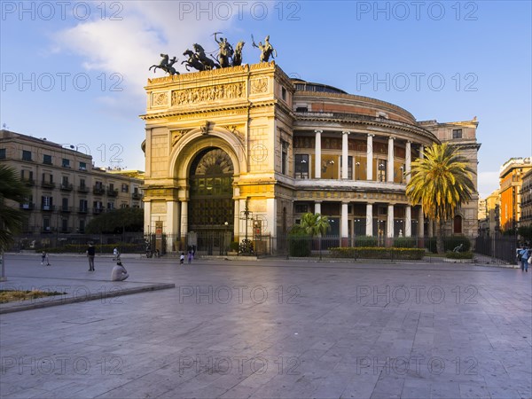 Theater Politeama Garibaldi