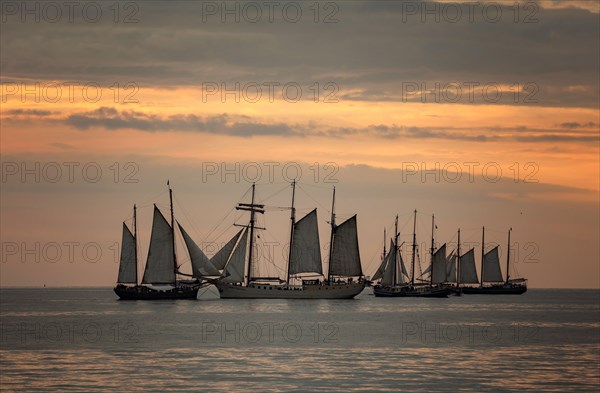 Evening sailing with the Mare Frisium in the middle