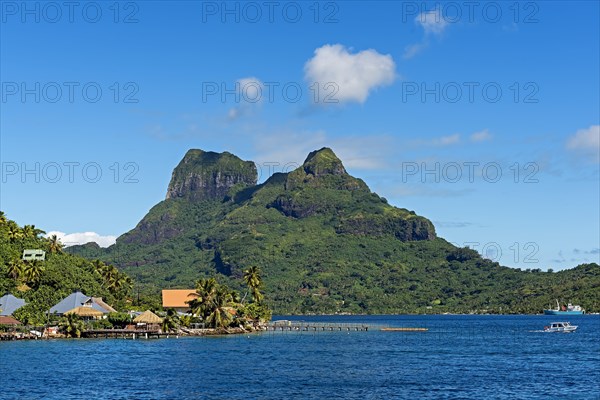 Harbour of Faanui in front of the Mont Otemanu volcano