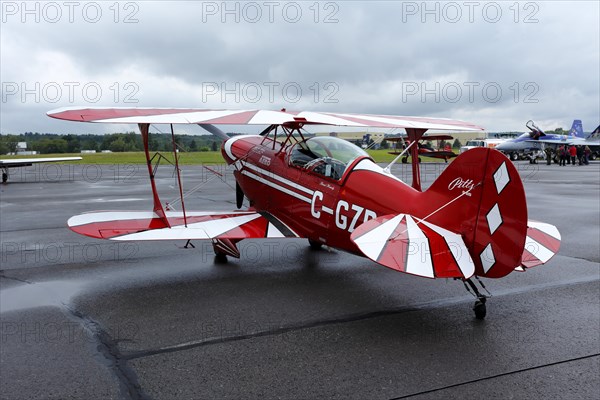 Aerobatic airplane