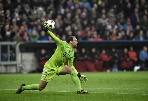 Goalkeeper Manuel Neuer