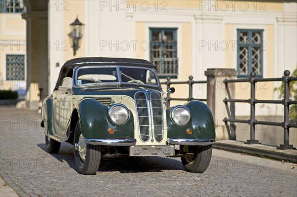 Vintage BMW 327-28