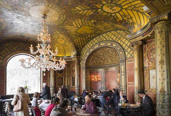 Restaurant L'Osteria in the Kunstlerhaus exhibition building