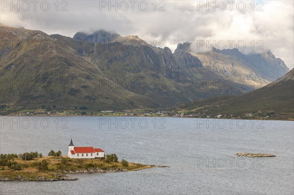 Vestpollen Chapel in Austnesfjord