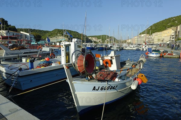 Bonifacio marina