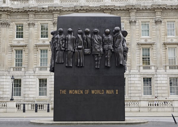 Monument to the Women of World War II