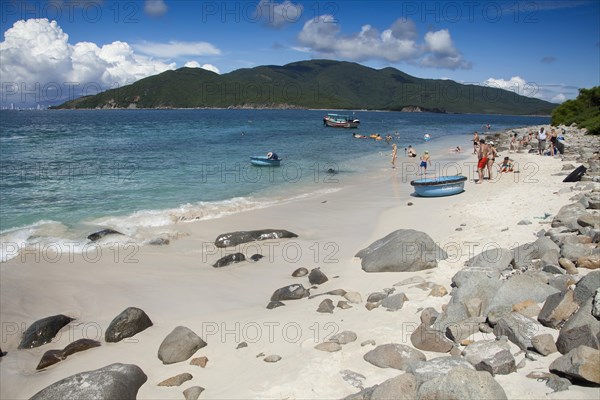 Beach of the island of Hon Mun