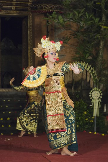 Legong dance at Puri Saren Palace