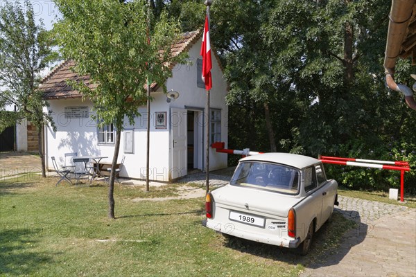 Border station and Trabant