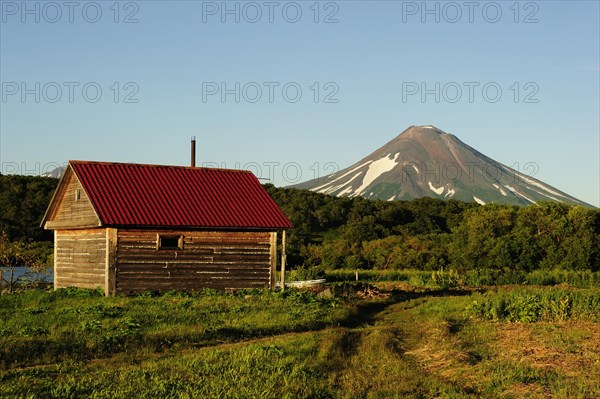 Hut of a fisheries supervisor at Kurile Lake