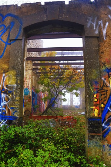 Ruins of the garrison with graffiti