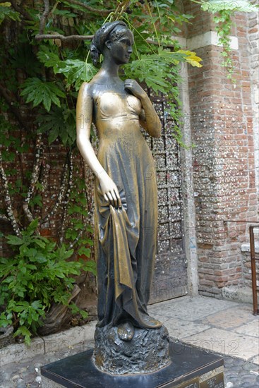 Statue of Juliet