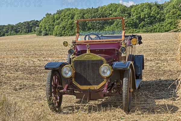 Antique car Straker-Squire