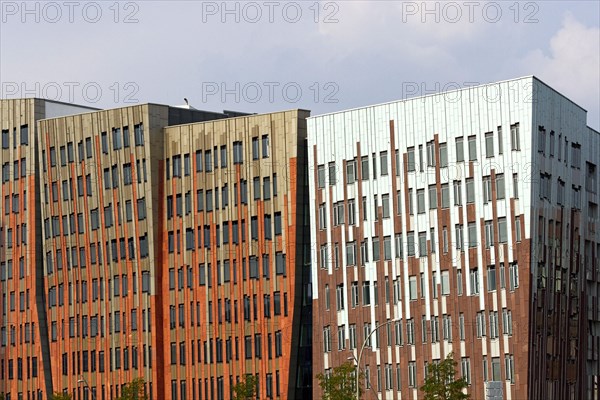 Sumatra-Kontor office and residential building