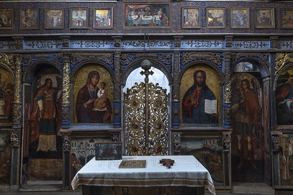 Altar room with golden door
