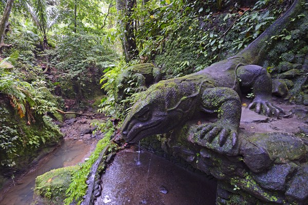 Stone Komodo dragons at the Holy Spring Temple