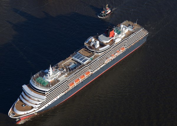 Cruise ship Queen Victoria