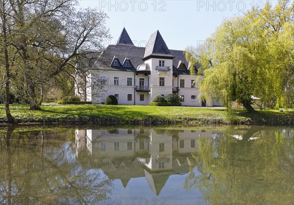 Pullach Castle