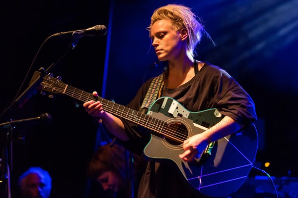 Irish singer songwriter Wallis Bird