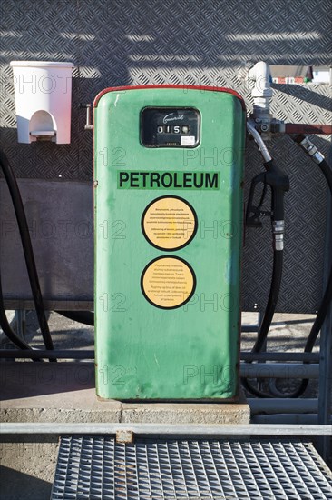 Petrol pump