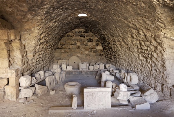 Vault with rock fragments