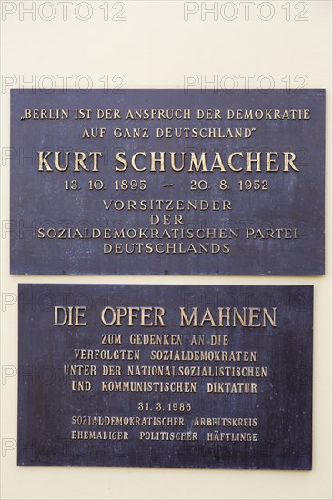 Plaque for Kurt Schuhmacher on the wall of the Kurt-Schumacher-Haus