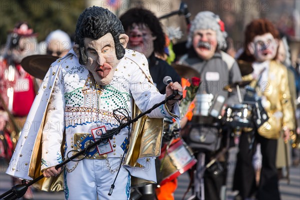 Drum major dressed up as Elvis at the carnival procession of the Mattli guild