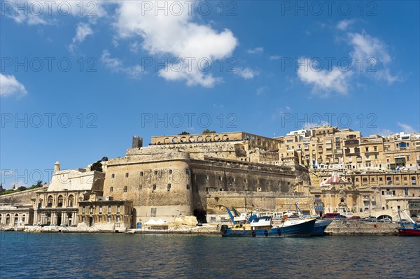 View up to the historic centre with Upper Barrakka Gardens